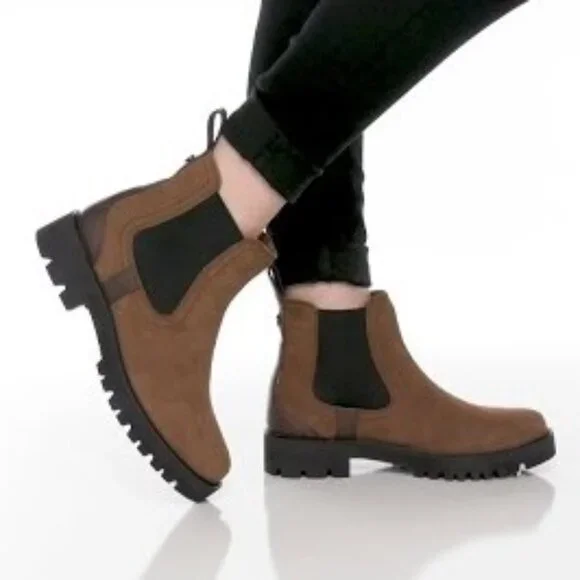 ARIAT Wexford Waterproof Chelsea Boots - Nwot - Picture 2 of 7